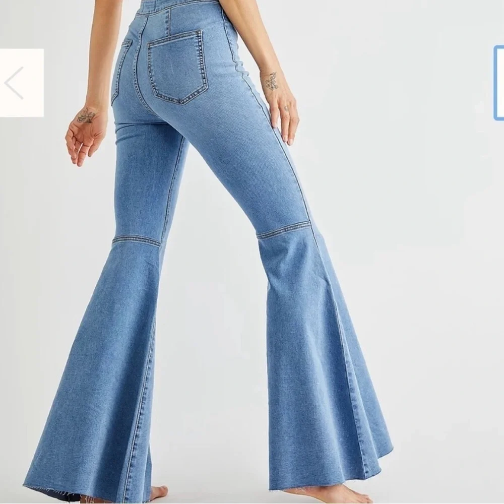 Free People just float on flare light wash jeans size 25